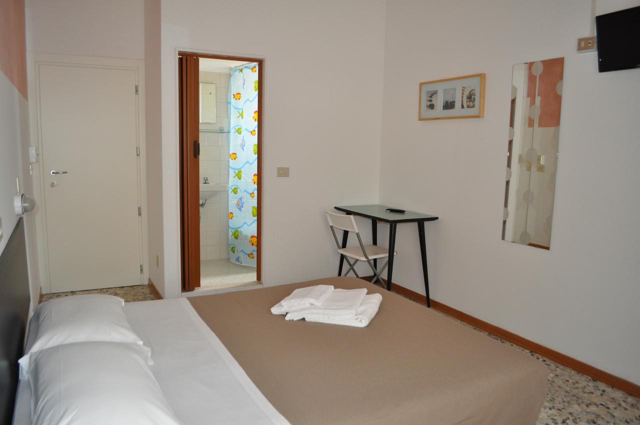 Hotel Urano Cattolica Exterior foto
